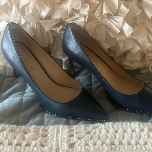 Coach Waverly Beadchain Studded Leather Pumps Size 8 LooK Brand New! - Picture 2 of 4